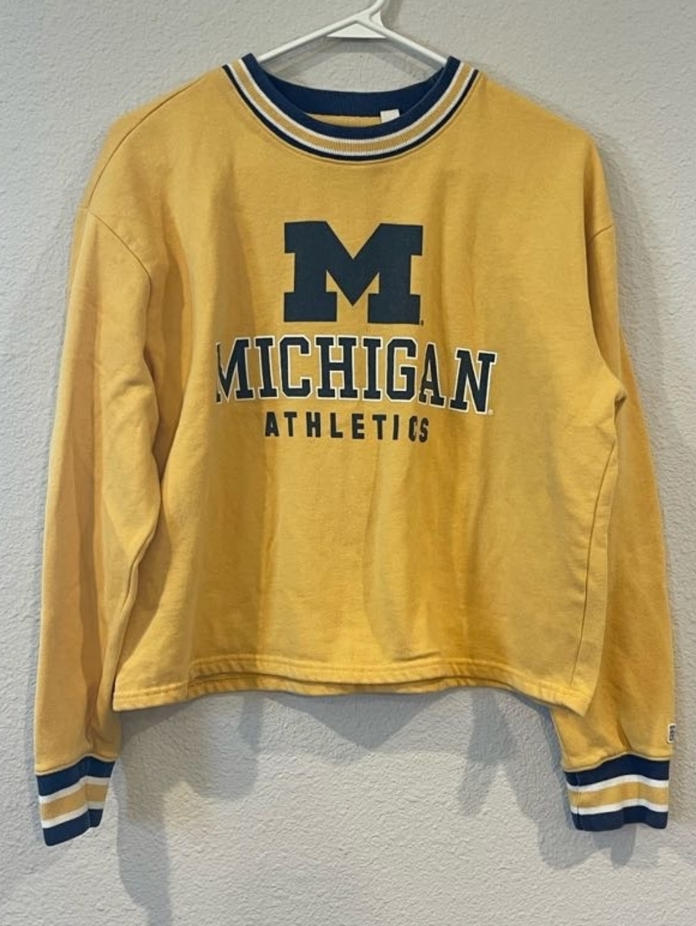Tailgate Clothing Womens University Of Michigan Semi Crop Crewneck Sweatshirt M